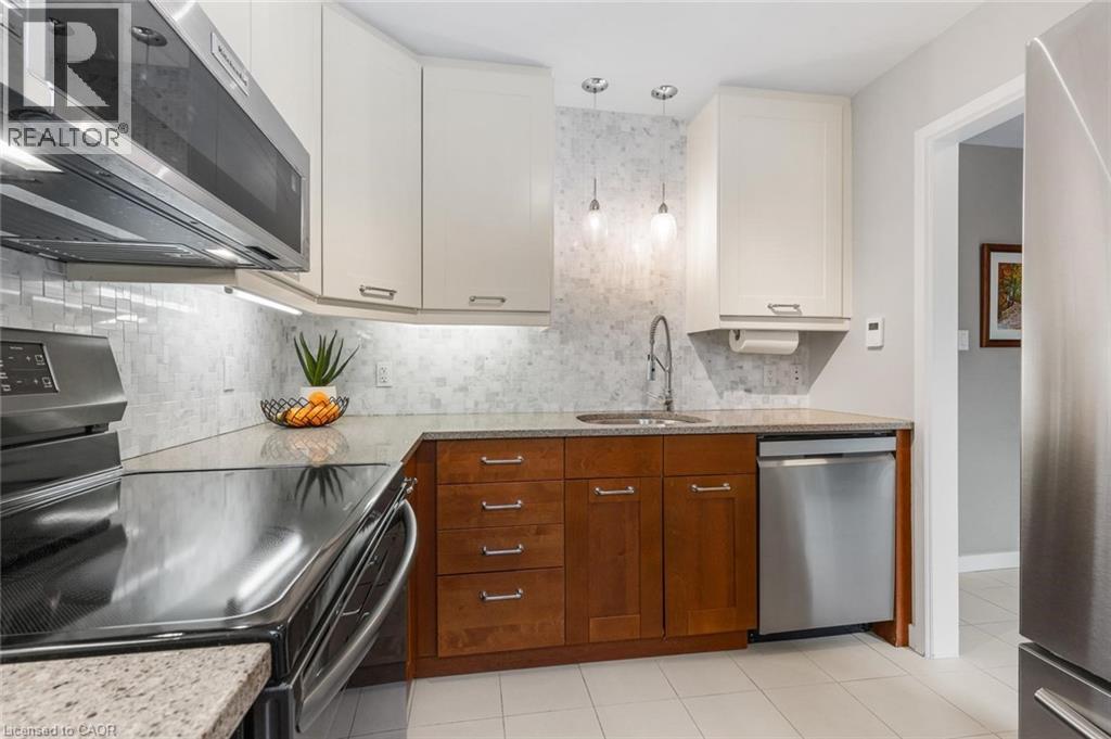 71 SARAH Lane, Oakville, Ontario, L6L3V2 — Photo 8