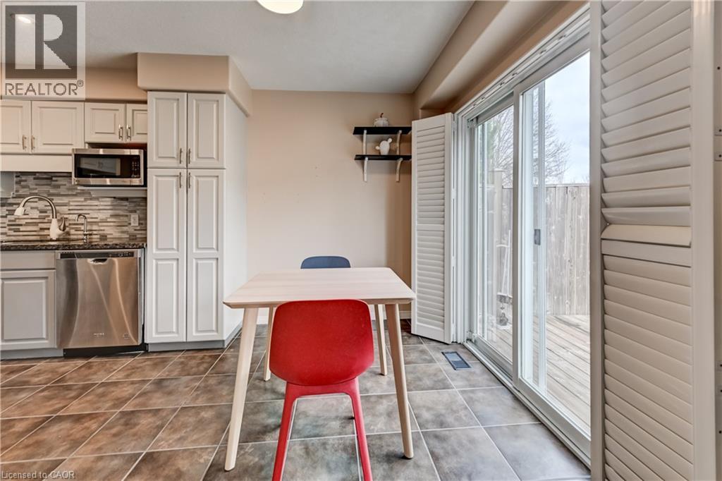 547 WILD IRIS Avenue, Waterloo, Ontario, N2V2W4 — Photo 9