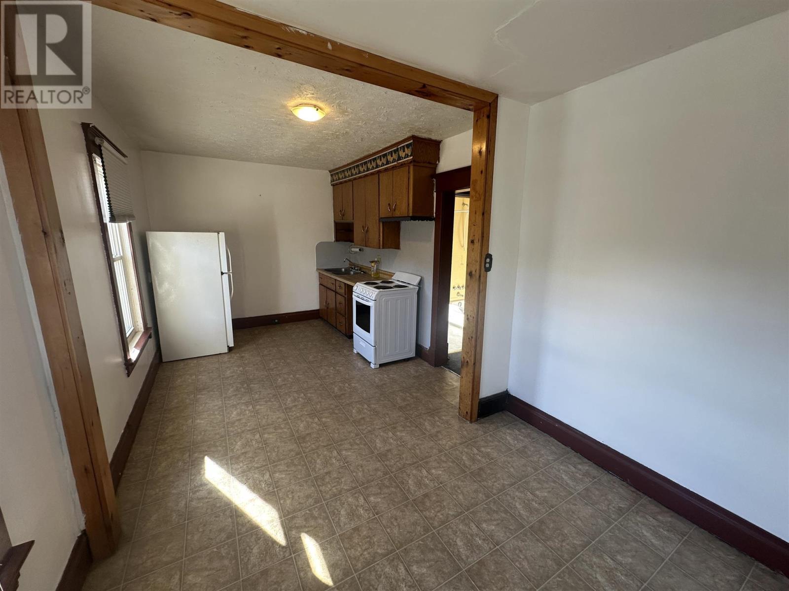 17 Abbott ST, Sault Ste. Marie, Ontario, P6A2V8 — Photo 11