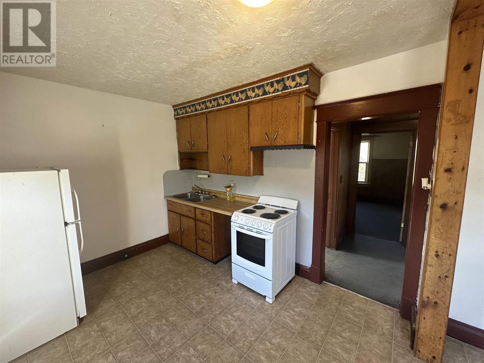 17 Abbott ST, Sault Ste. Marie, Ontario, P6A2V8 — Photo 12