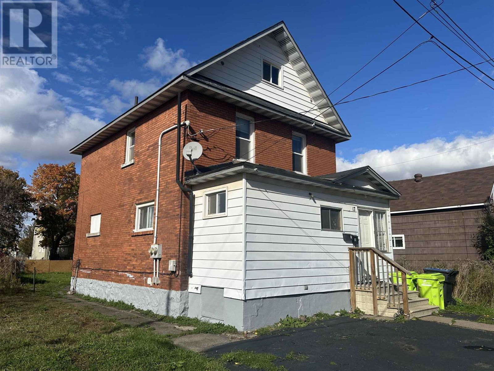 17 Abbott ST, Sault Ste. Marie, Ontario, P6A2V8 — Photo 2
