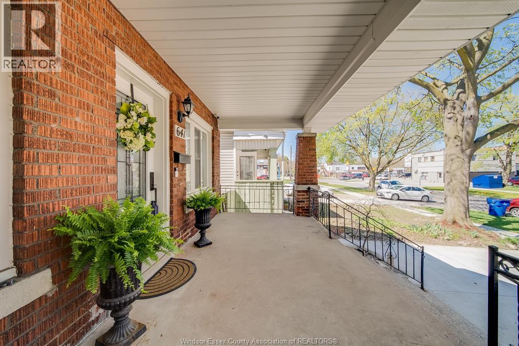 641 CAMERON AVENUE, Windsor, Ontario, N9B1Z2 — Photo 3