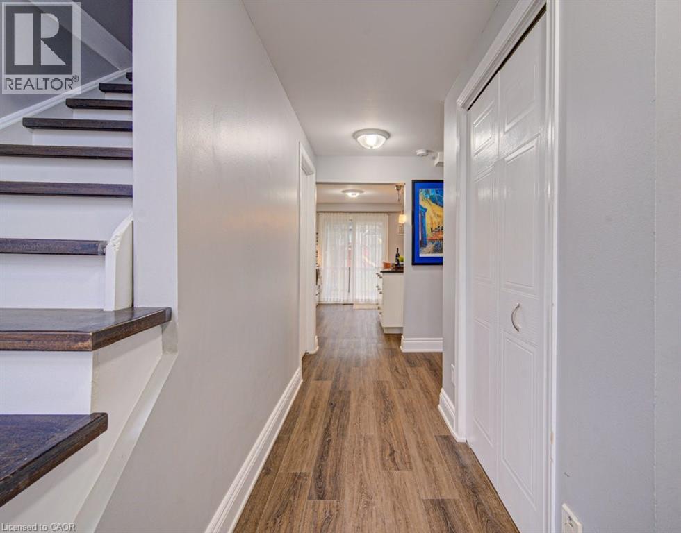 237B THISTLEGLEN Place, Waterloo, Ontario, N2T2A6 — Photo 5