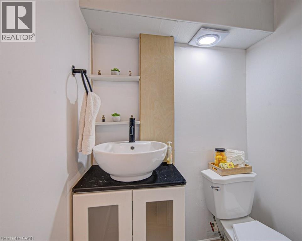 237B THISTLEGLEN Place, Waterloo, Ontario, N2T2A6 — Photo 7