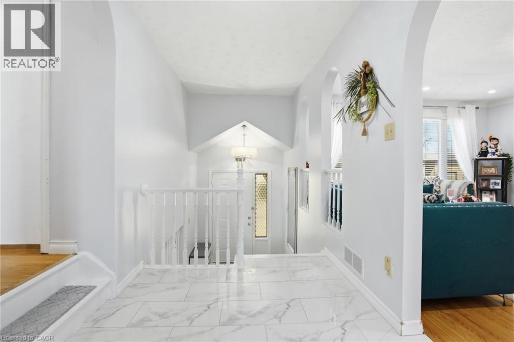 85 SUMMERLEA Drive, Hamilton, Ontario, L8T4X9 — Photo 7