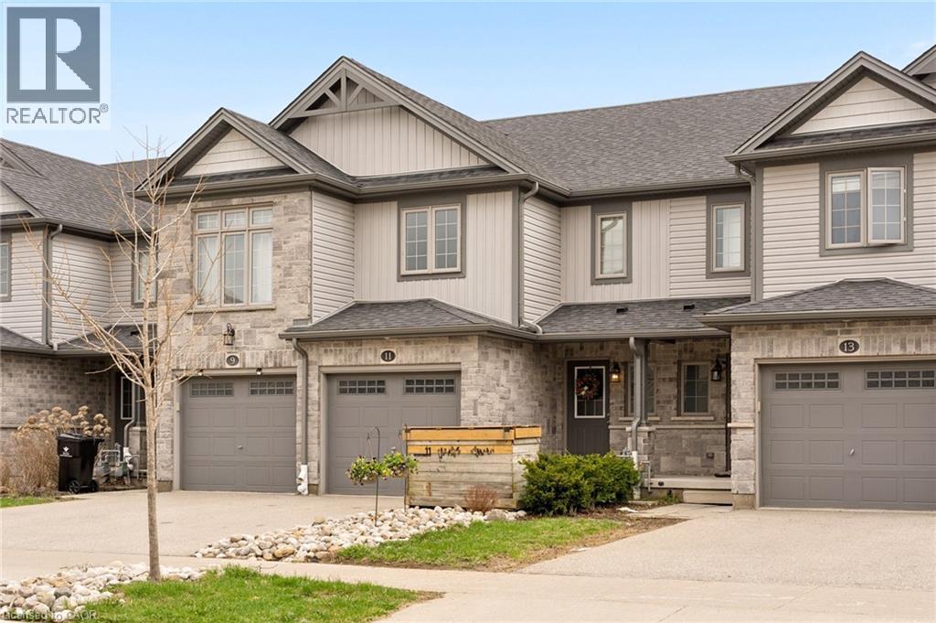 11 WILDFLOWER Street, Kitchener, Ontario, N2P2X5 — Photo 2