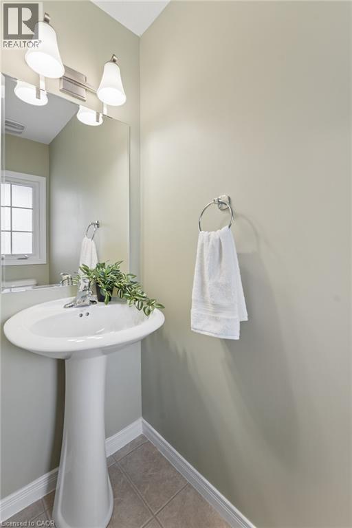 11 WILDFLOWER Street, Kitchener, Ontario, N2P2X5 — Photo 8