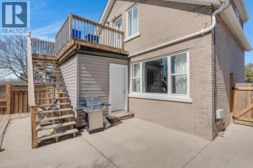 97 ST GEORGE Street, Kitchener, Ontario, N2G2T2 — Photo 2