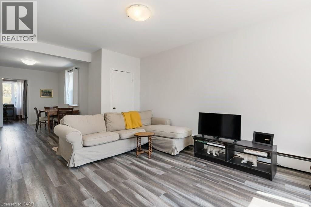 97 ST GEORGE Street, Kitchener, Ontario, N2G2T2 — Photo 6