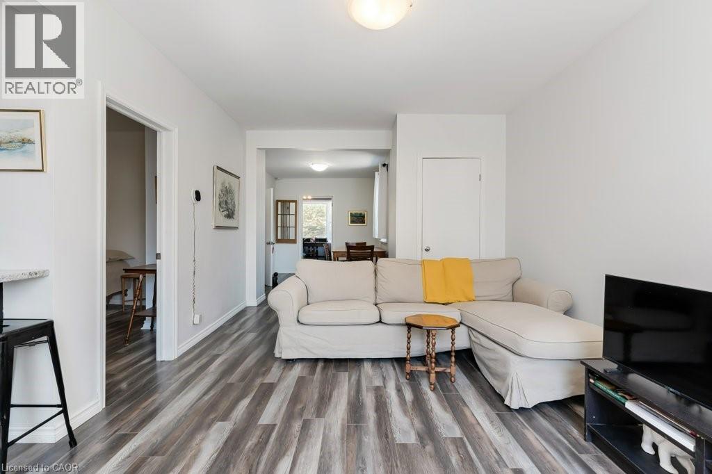 97 ST GEORGE Street, Kitchener, Ontario, N2G2T2 — Photo 7