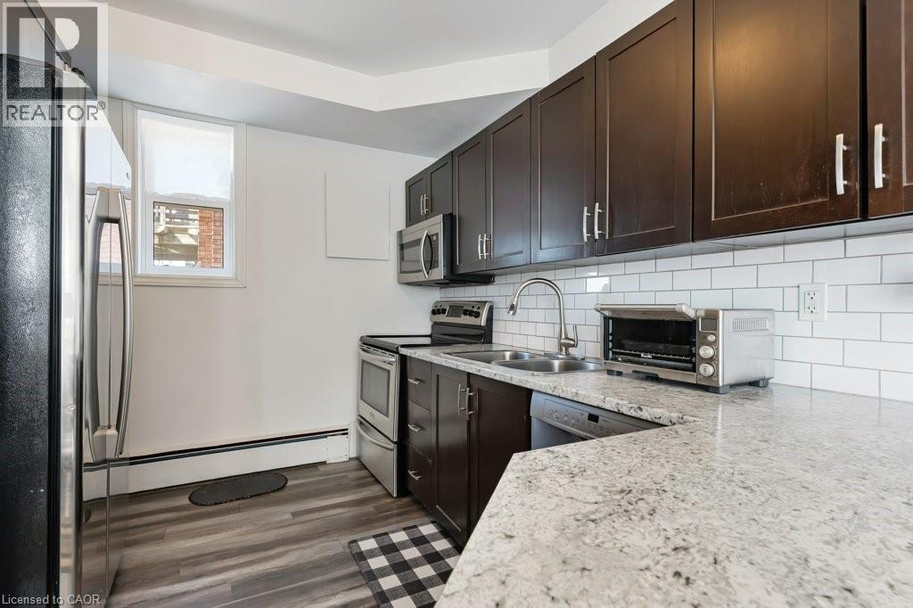 97 ST GEORGE Street, Kitchener, Ontario, N2G2T2 — Photo 8