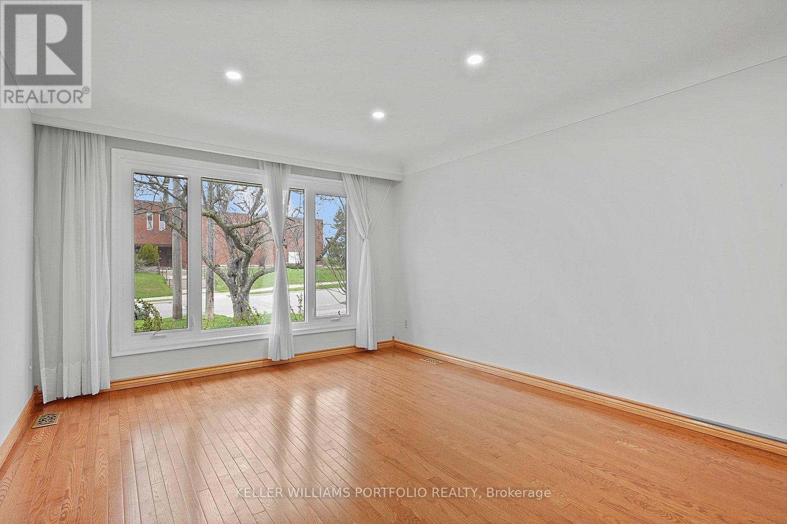 68 ATHABASCA STREET, Oshawa (Donevan), Ontario, L1H7H6 — Photo 4