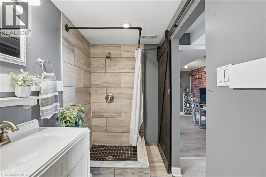 46 GLENVALE Drive, Hamilton, Ontario, L9C2X6 — Photo 37