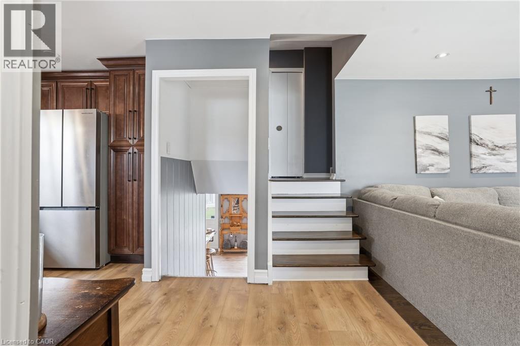 46 GLENVALE Drive, Hamilton, Ontario, L9C2X6 — Photo 7