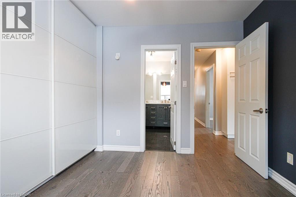 1601 SANDGATE Crescent Unit# Main, Mississauga, Ontario, L5J2E3 — Photo 10