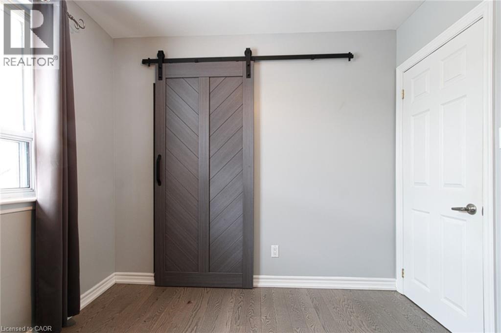 1601 SANDGATE Crescent Unit# Main, Mississauga, Ontario, L5J2E3 — Photo 17