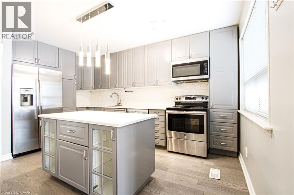 1601 SANDGATE Crescent Unit# Main, Mississauga, Ontario, L5J2E3 — Photo 6
