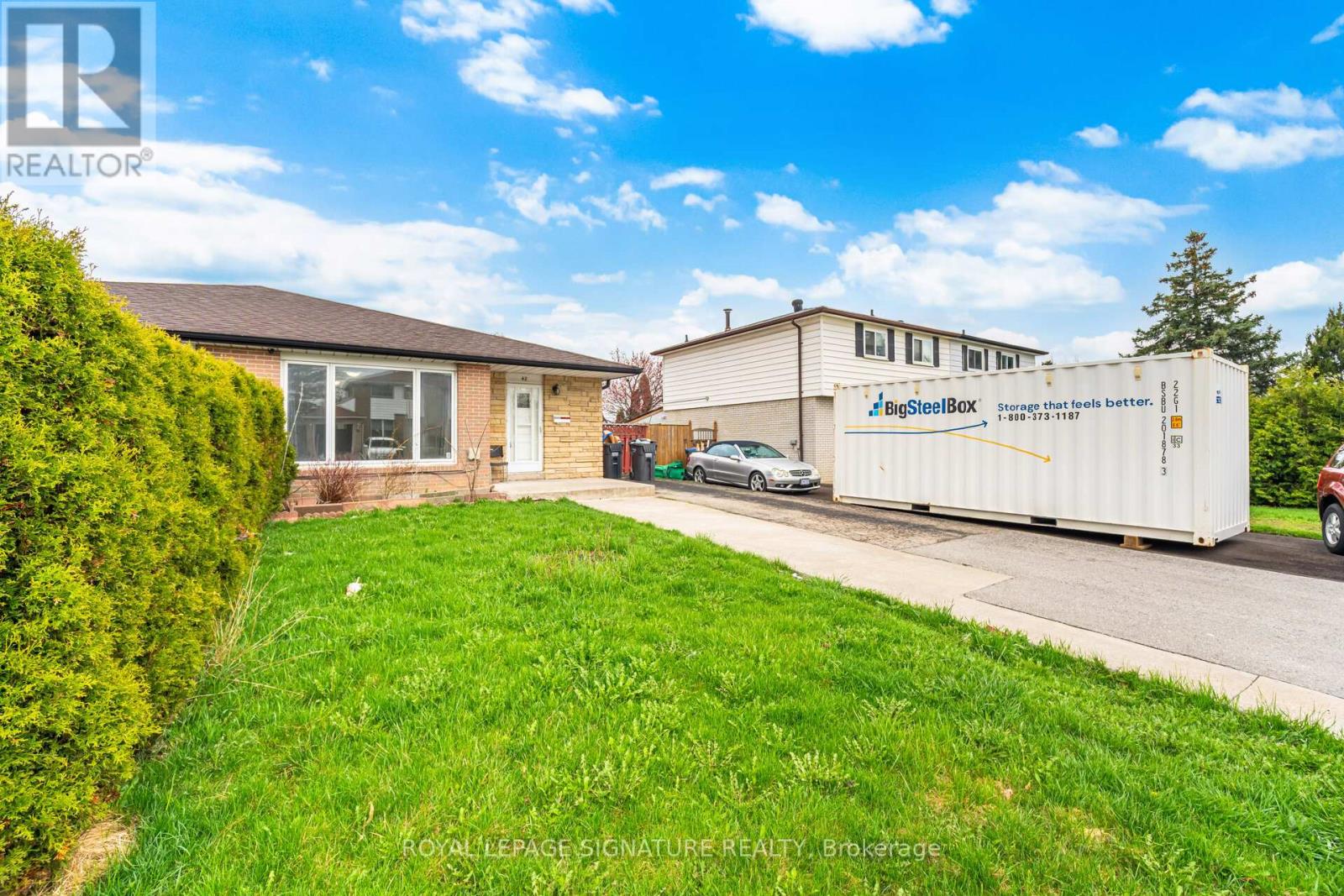 42 FLAMINGO CRESCENT, Brampton (Southgate), Ontario, L6T2G5 — Photo 4