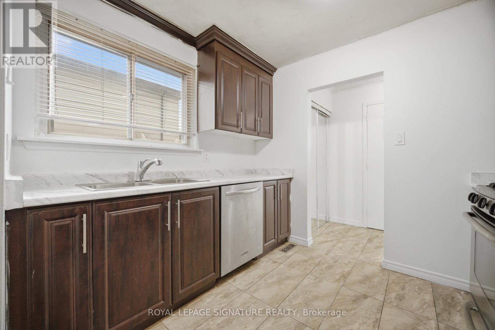 42 FLAMINGO CRESCENT, Brampton (Southgate), Ontario, L6T2G5 — Photo 9