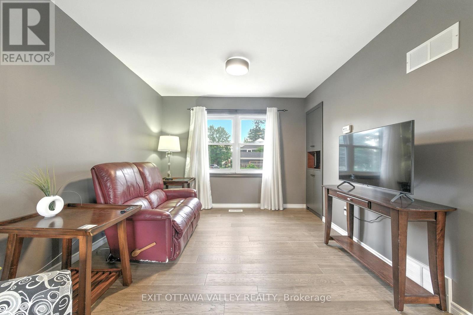 49 GLENDALE AVENUE, Deep River, Ontario, K0J1P0 — Photo 10