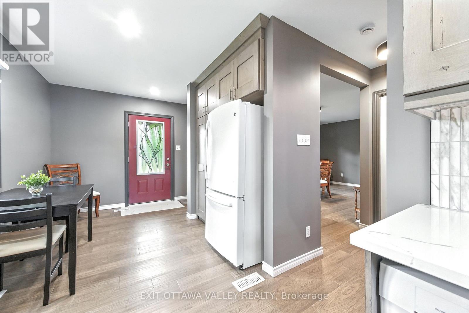 49 GLENDALE AVENUE, Deep River, Ontario, K0J1P0 — Photo 12