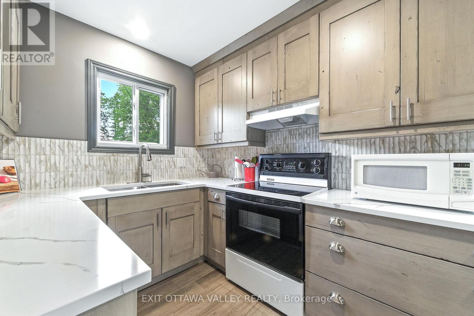 49 GLENDALE AVENUE, Deep River, Ontario, K0J1P0 — Photo 16