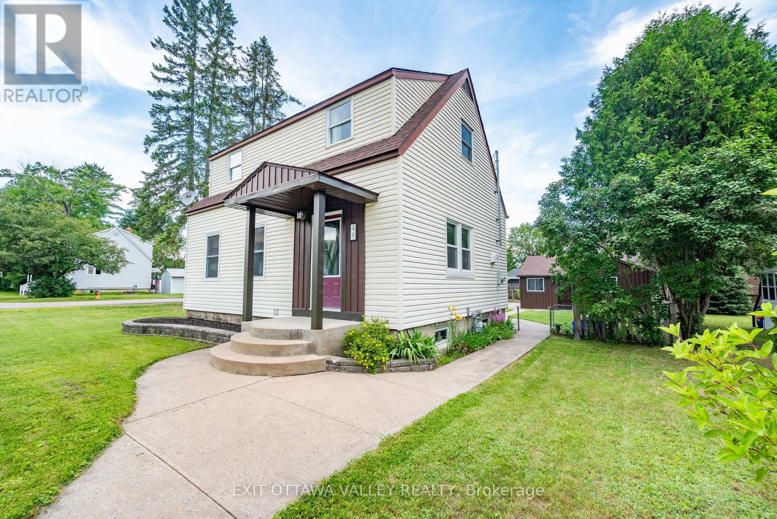 49 GLENDALE AVENUE, Deep River, Ontario, K0J1P0 — Photo 2