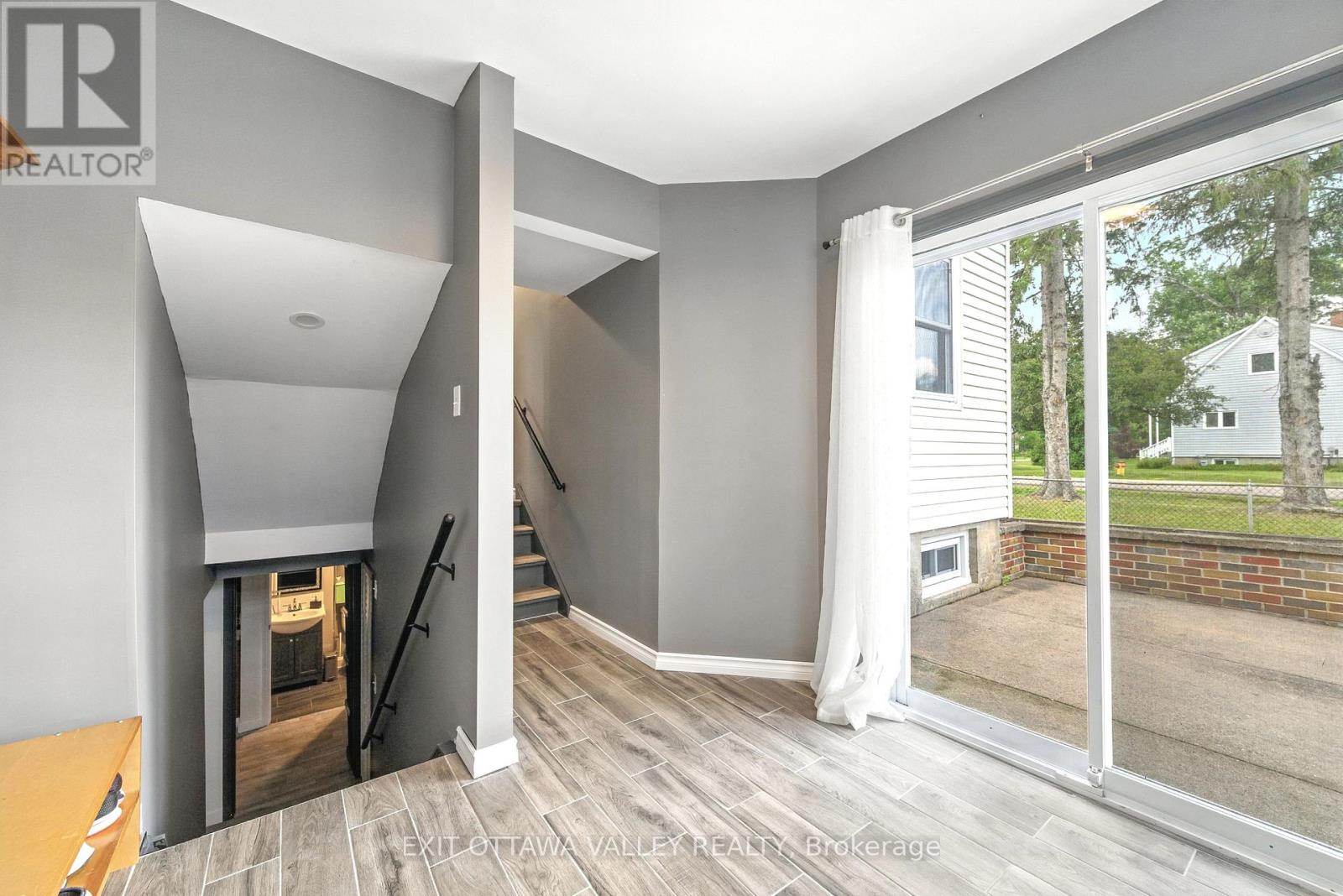 49 GLENDALE AVENUE, Deep River, Ontario, K0J1P0 — Photo 5