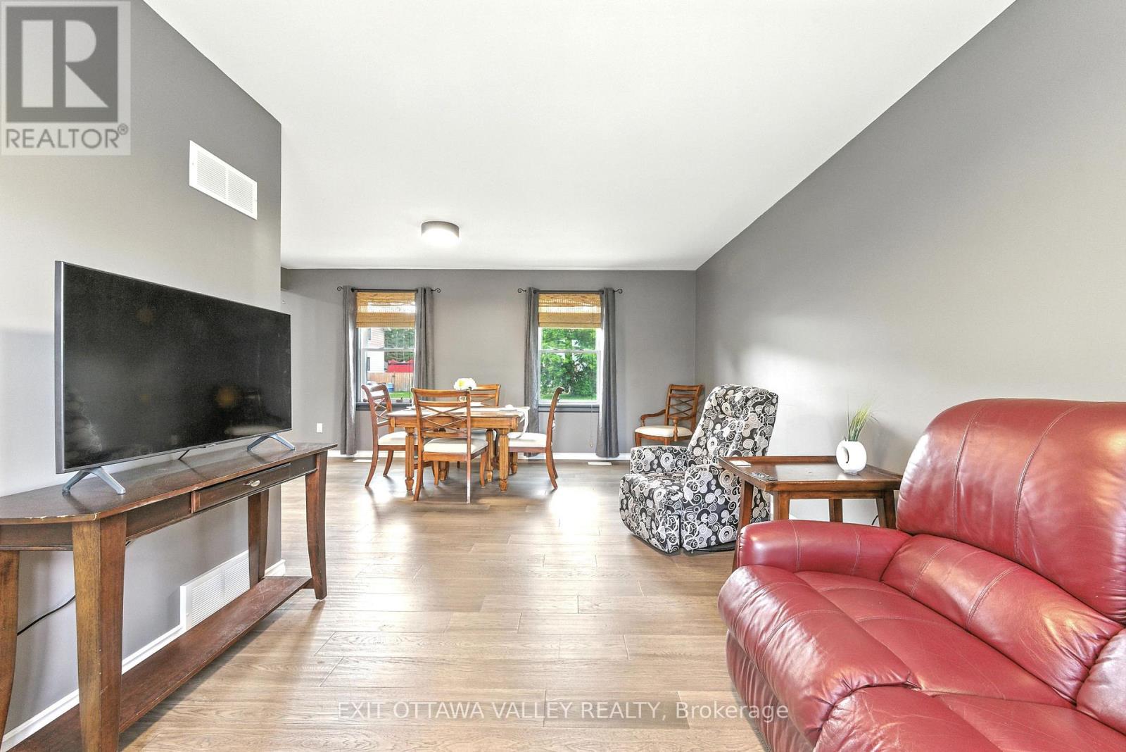 49 GLENDALE AVENUE, Deep River, Ontario, K0J1P0 — Photo 9