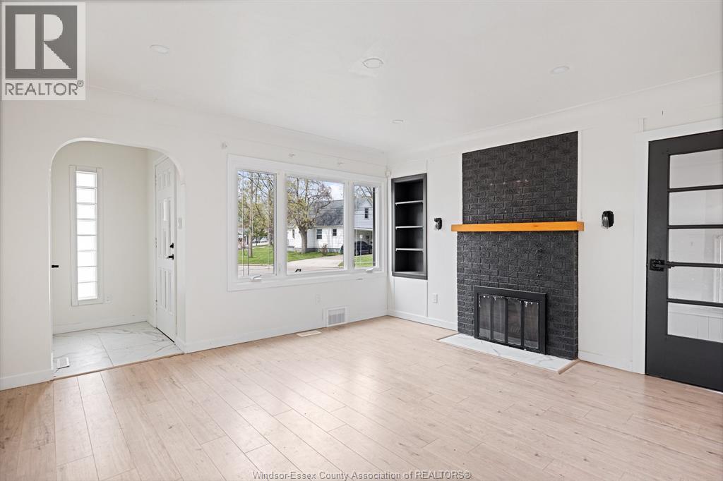 1114 Edward Unit# Upper, Windsor, Ontario, N8S3A1 — Photo 5