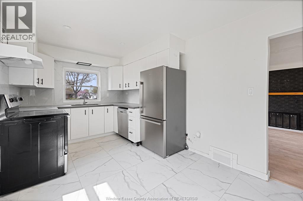 1114 Edward Unit# Upper, Windsor, Ontario, N8S3A1 — Photo 8