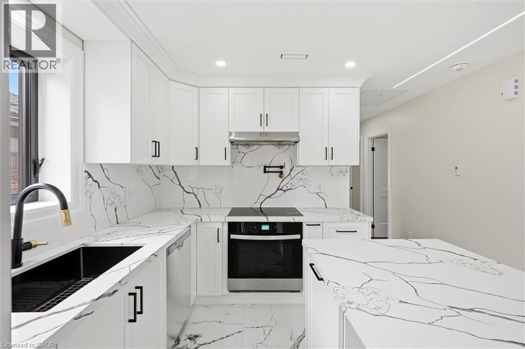 24 TREEVIEW Drive, Toronto, Ontario, M8W4B9 — Photo 11