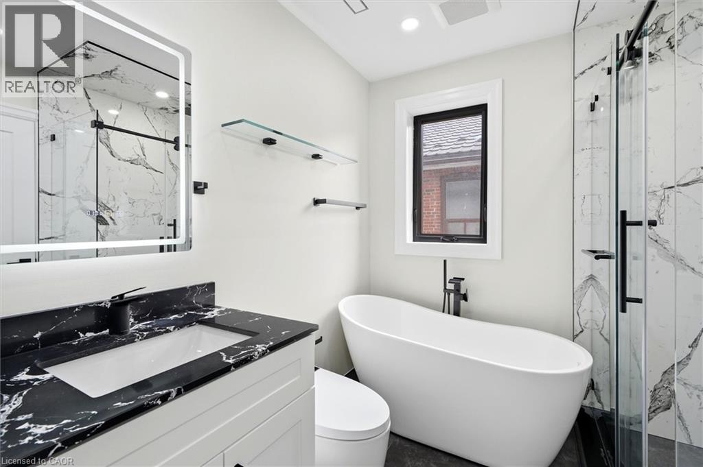 24 TREEVIEW Drive, Toronto, Ontario, M8W4B9 — Photo 14