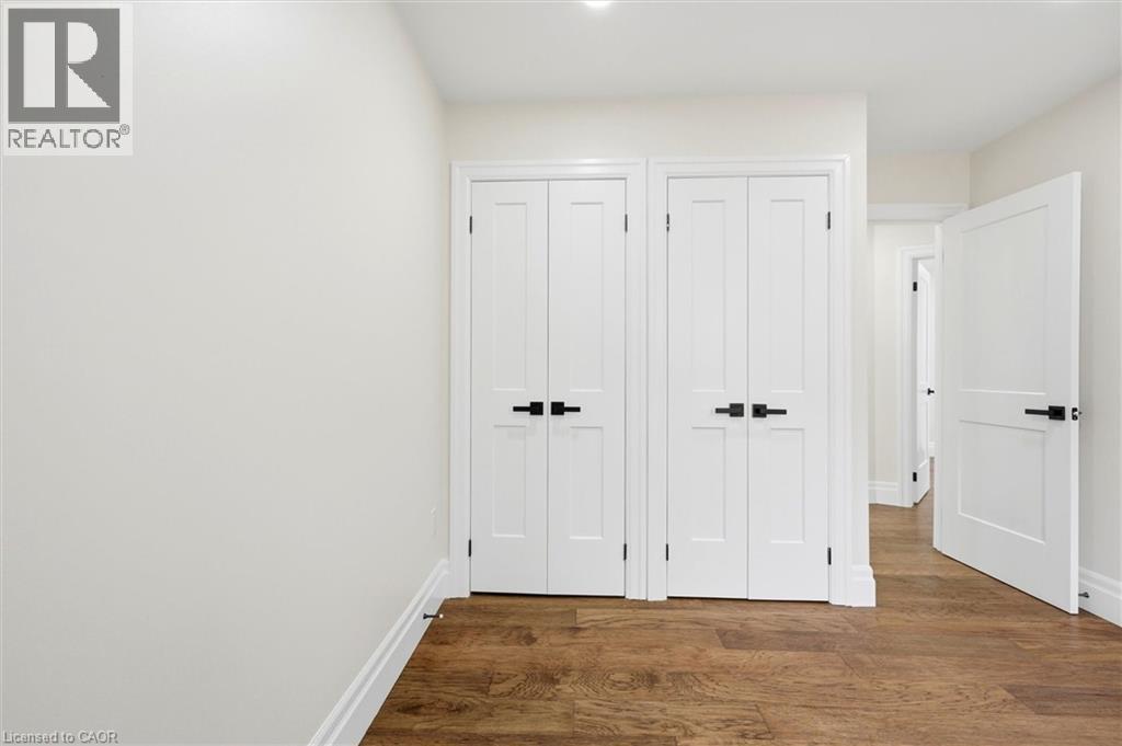 24 TREEVIEW Drive, Toronto, Ontario, M8W4B9 — Photo 17