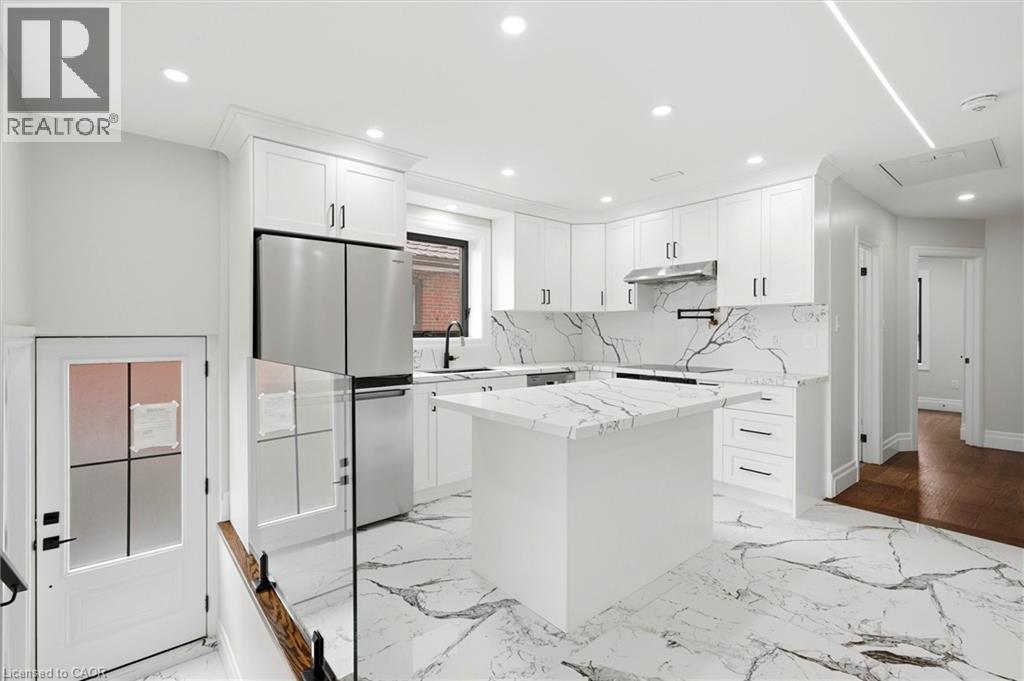 24 TREEVIEW Drive, Toronto, Ontario, M8W4B9 — Photo 8