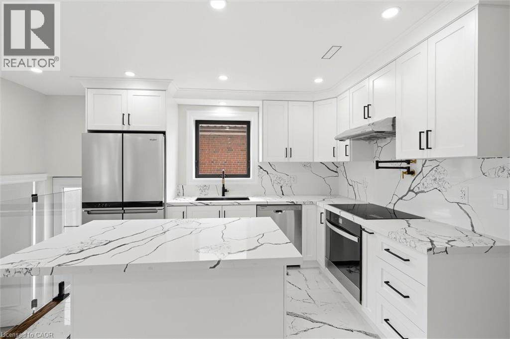 24 TREEVIEW Drive, Toronto, Ontario, M8W4B9 — Photo 9