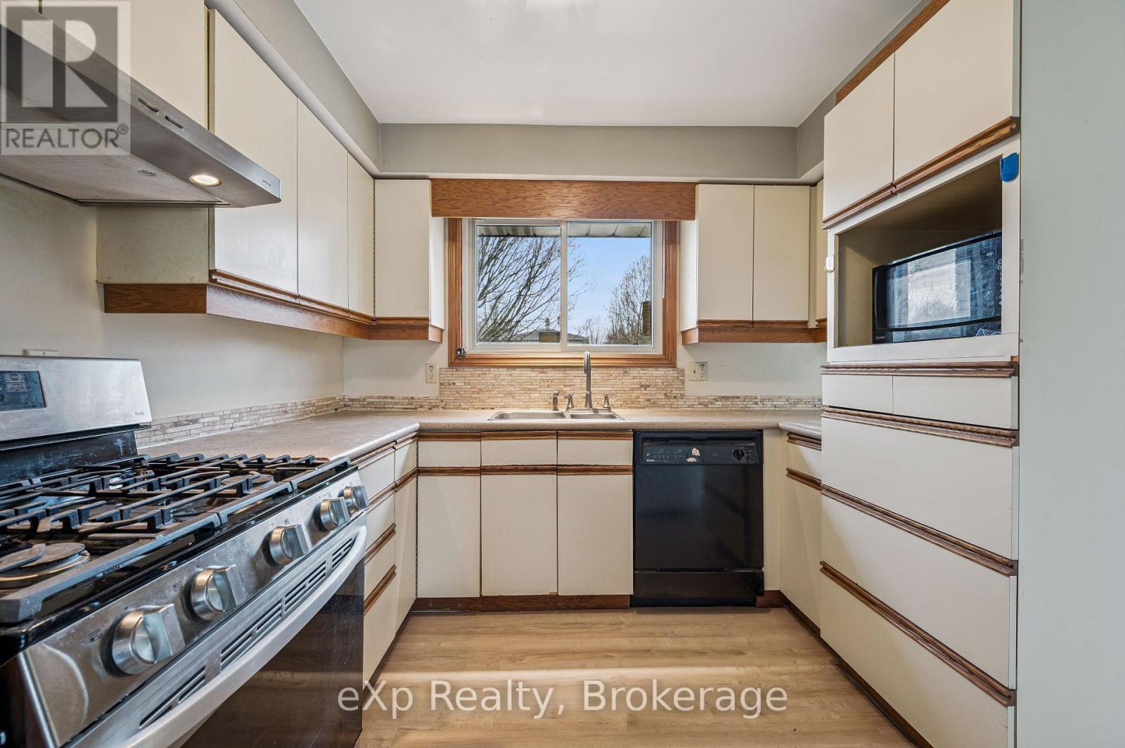 124 MONTCALM DRIVE, Kitchener, Ontario, N2B2R5 — Photo 11