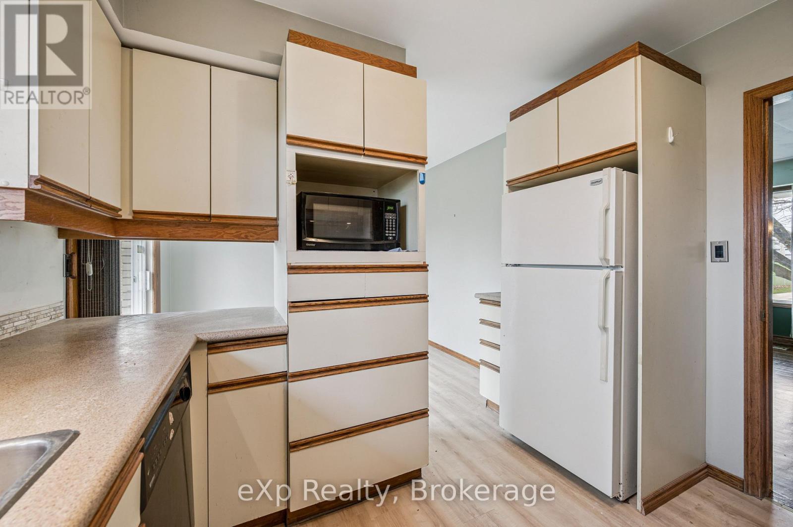 124 MONTCALM DRIVE, Kitchener, Ontario, N2B2R5 — Photo 13