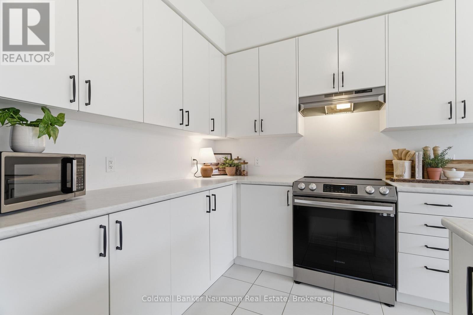 56 POVEY ROAD, Centre Wellington (Fergus), Ontario, N1M0J5 — Photo 10