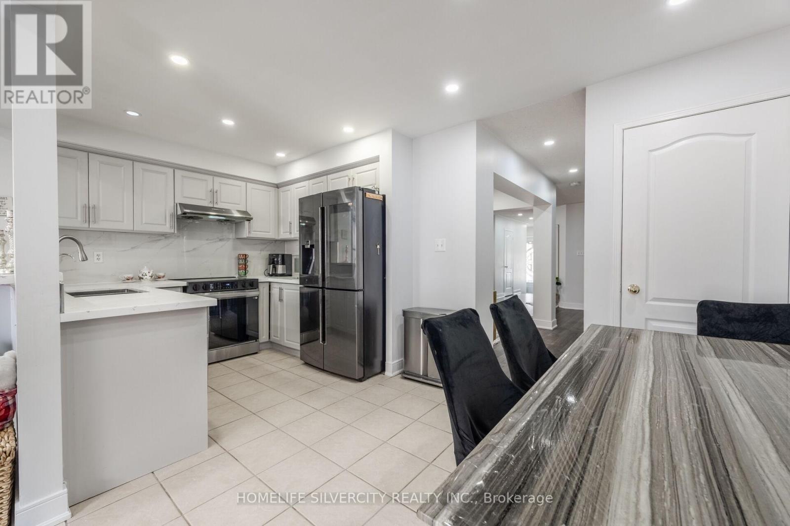 67 SWEET CLOVER CRESCENT, Brampton (Sandringham-Wellington), Ontario, L6R3A1 — Photo 11