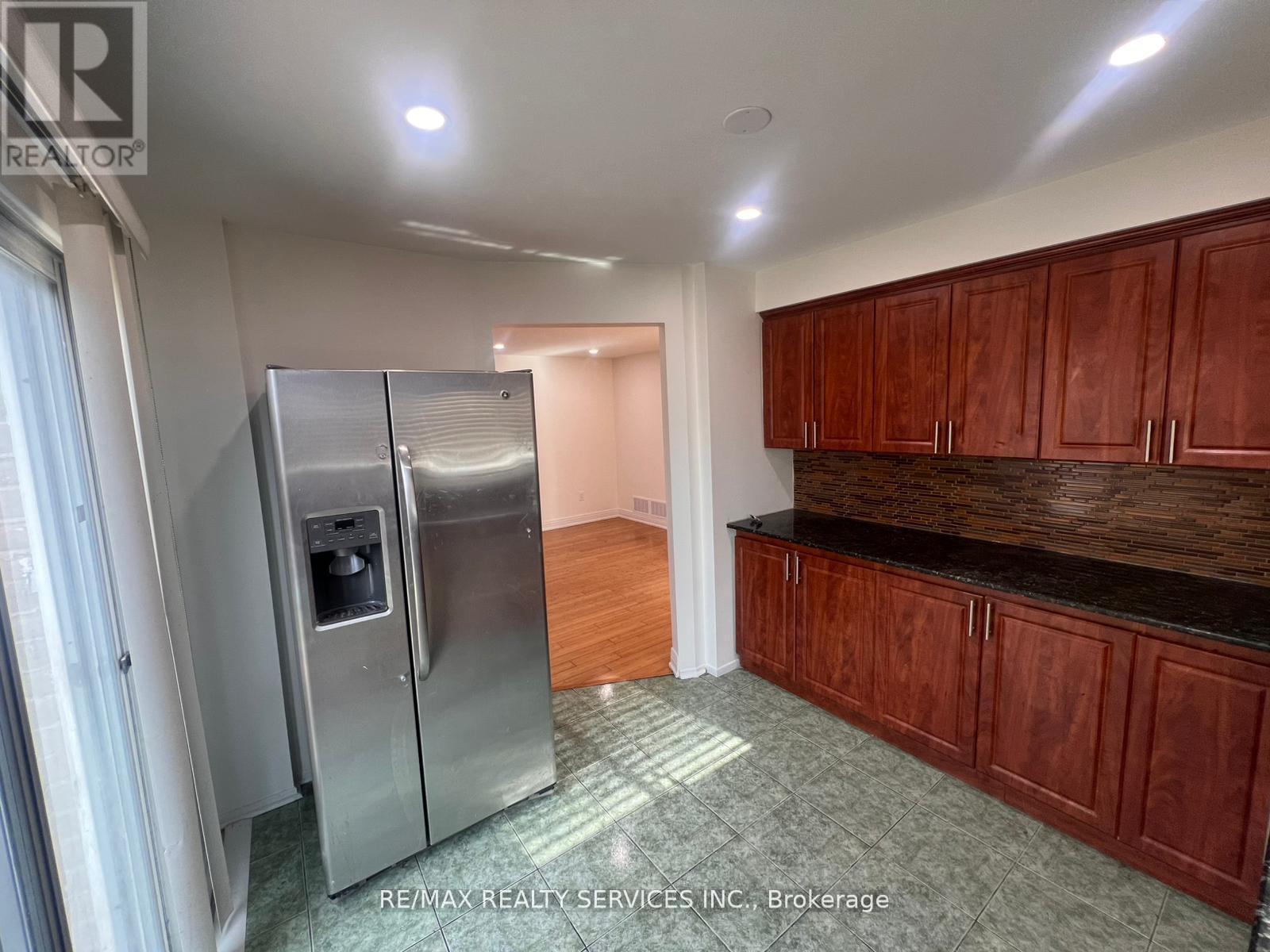 31 JUNEWOOD CRESCENT, Brampton (Northgate), Ontario, L6S3T5 — Photo 7