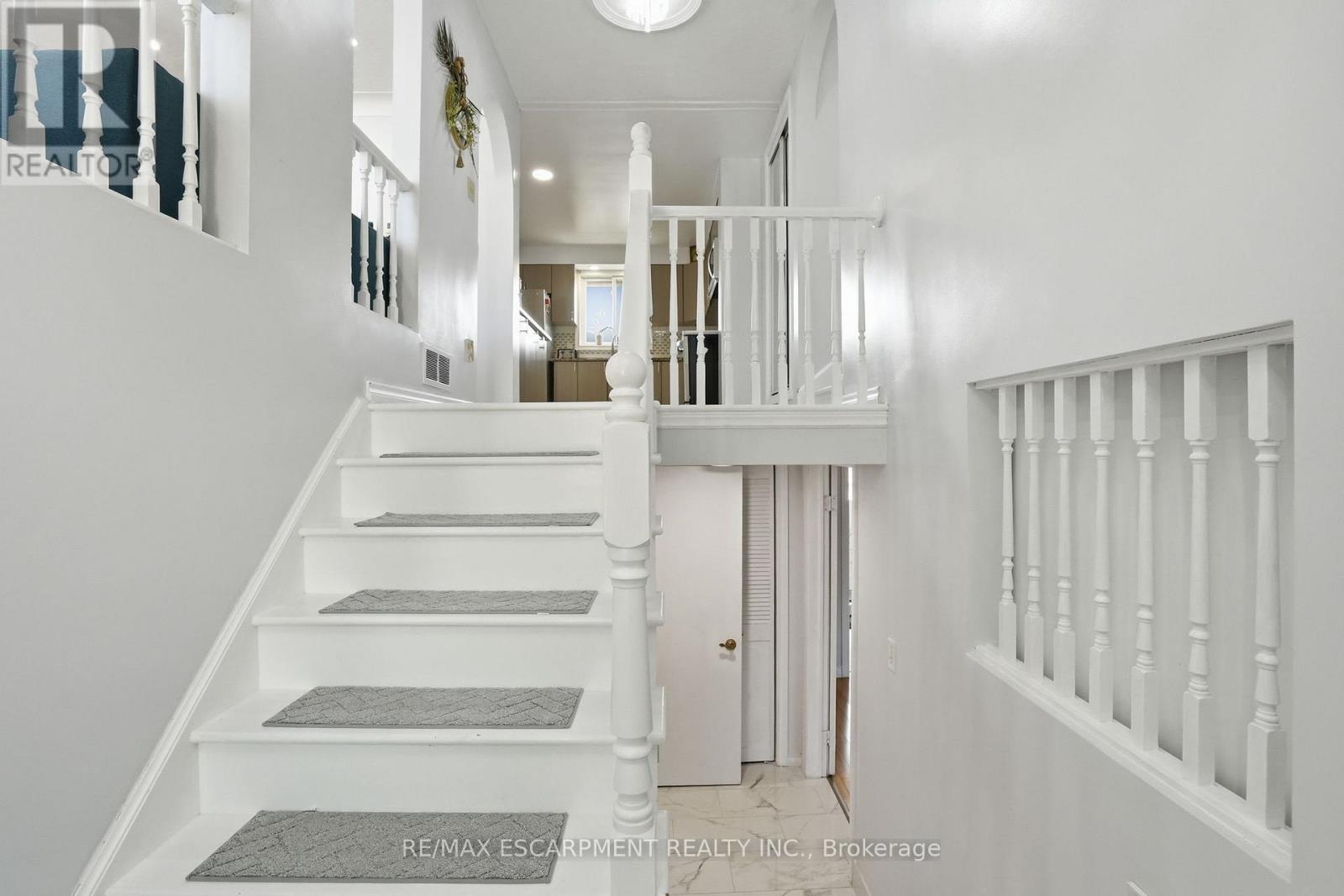 85 SUMMERLEA DRIVE, Hamilton (Lisgar), Ontario, L8T4X9 — Photo 6