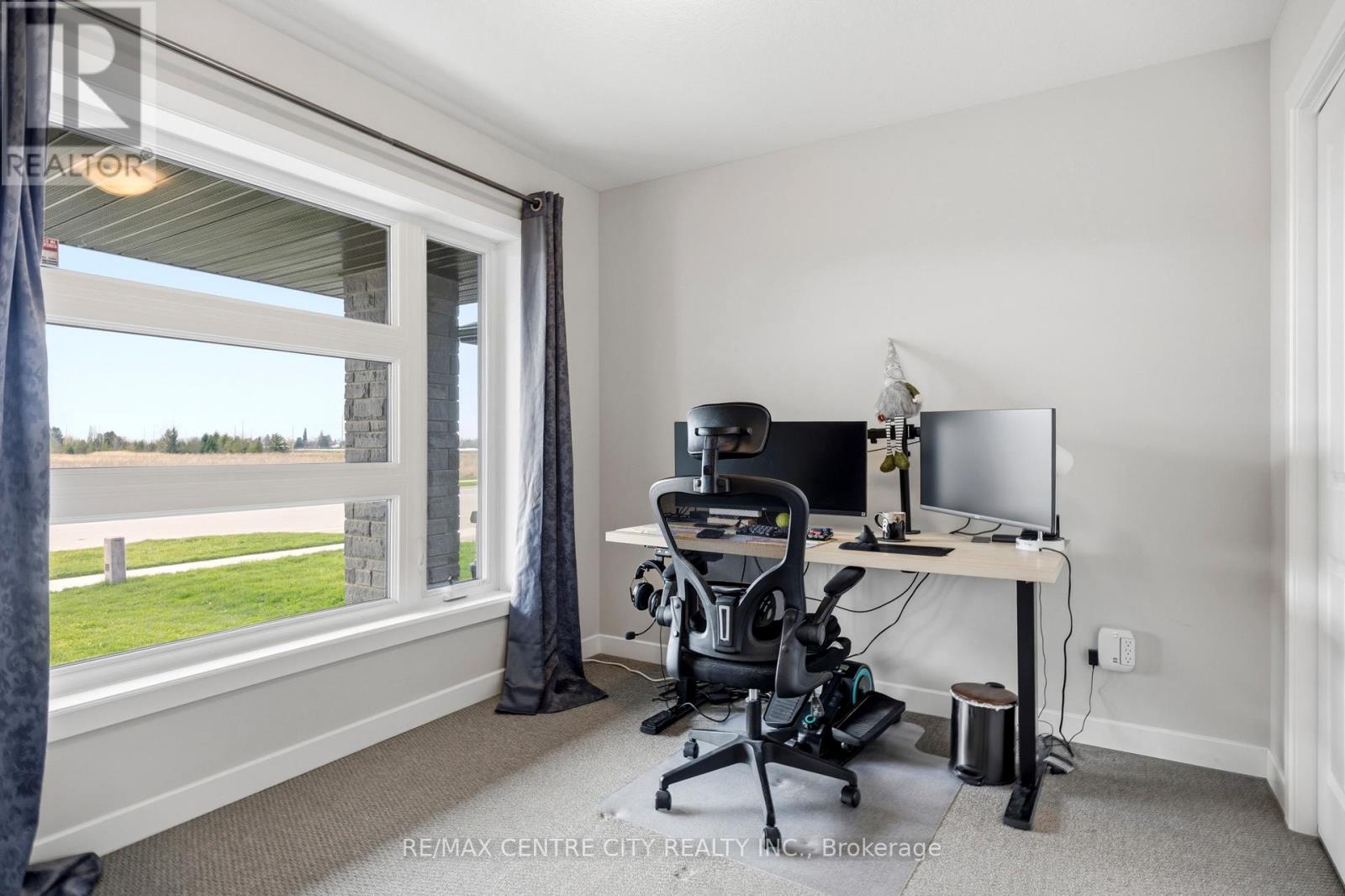 19 BENJAMIN PARKWAY, St. Thomas, Ontario, N5R0J1 — Photo 4