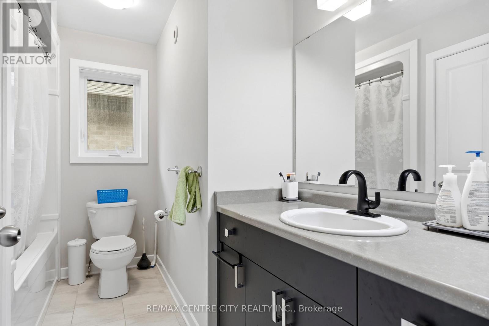 19 BENJAMIN PARKWAY, St. Thomas, Ontario, N5R0J1 — Photo 5