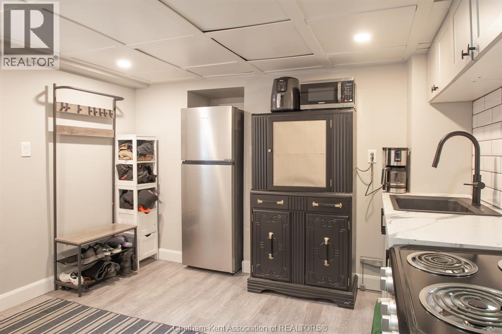 31 Adelaide STREET North, Chatham, Ontario, N7M4K2 — Photo 4