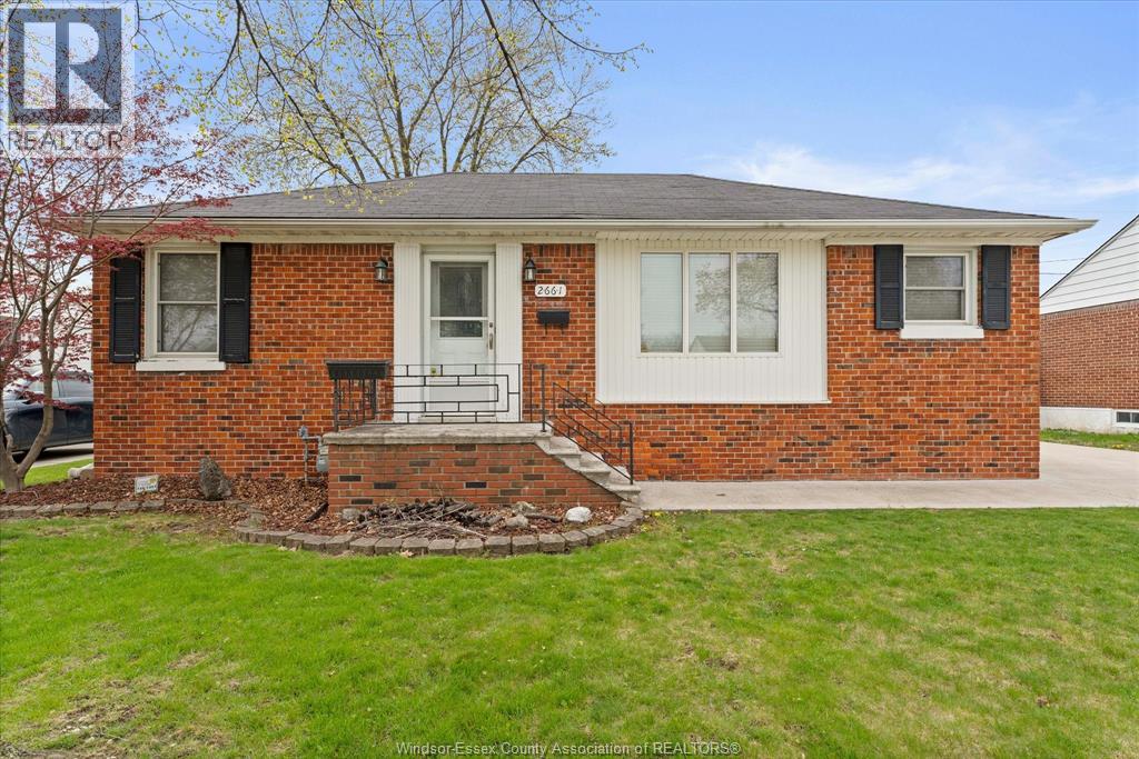 2661 RANDOLPH AVENUE, Windsor, Ontario, N9E3E1 — Photo 2