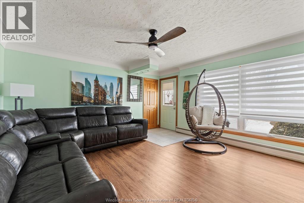 22 ROGER STREET, Leamington, Ontario, N8H3N9 — Photo 2