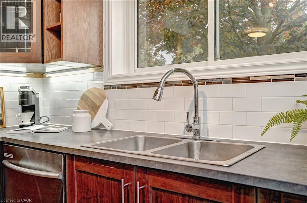 39 SOUTHWOOD Drive, Kitchener, Ontario, N2E2E6 — Photo 14