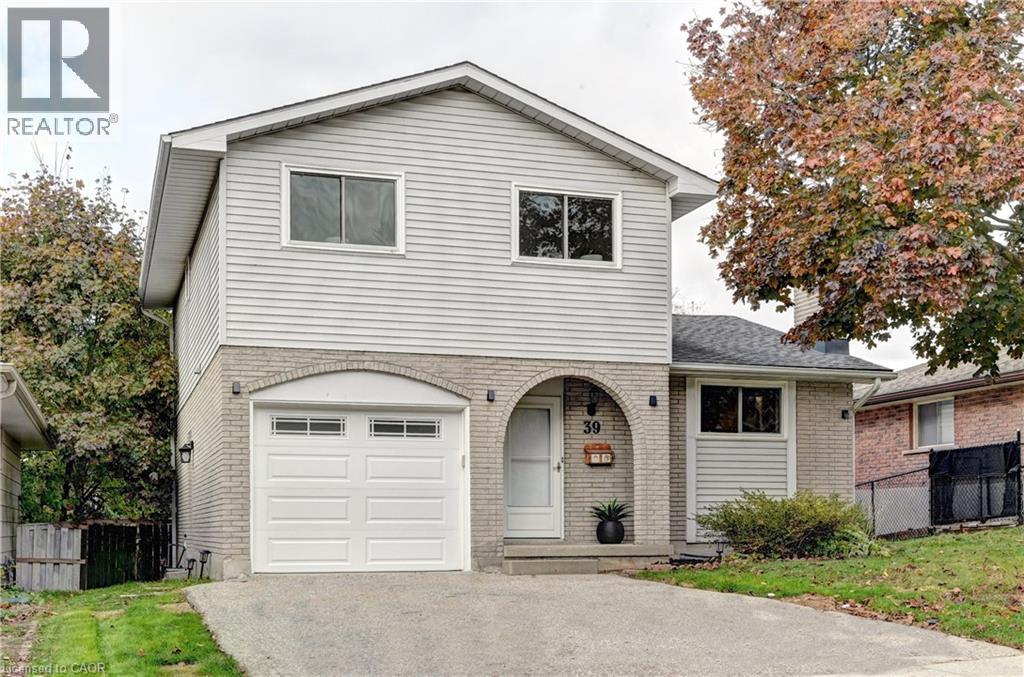 39 SOUTHWOOD Drive, Kitchener, Ontario, N2E2E6 — Photo 2