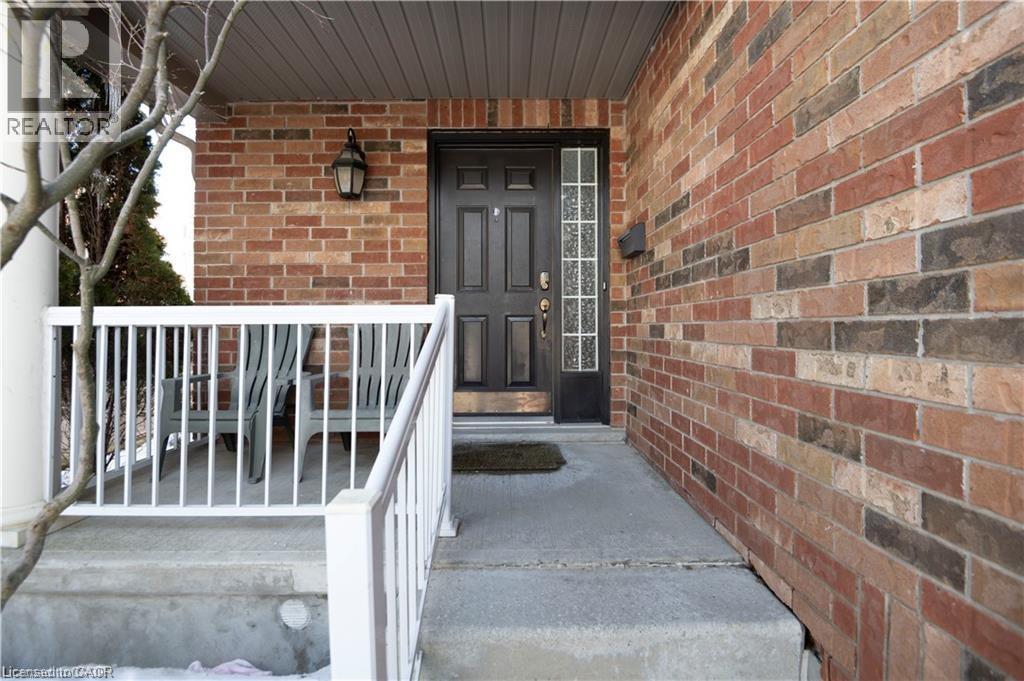 147 DUBRICK Crescent, Kitchener, Ontario, N2E4G3 — Photo 2